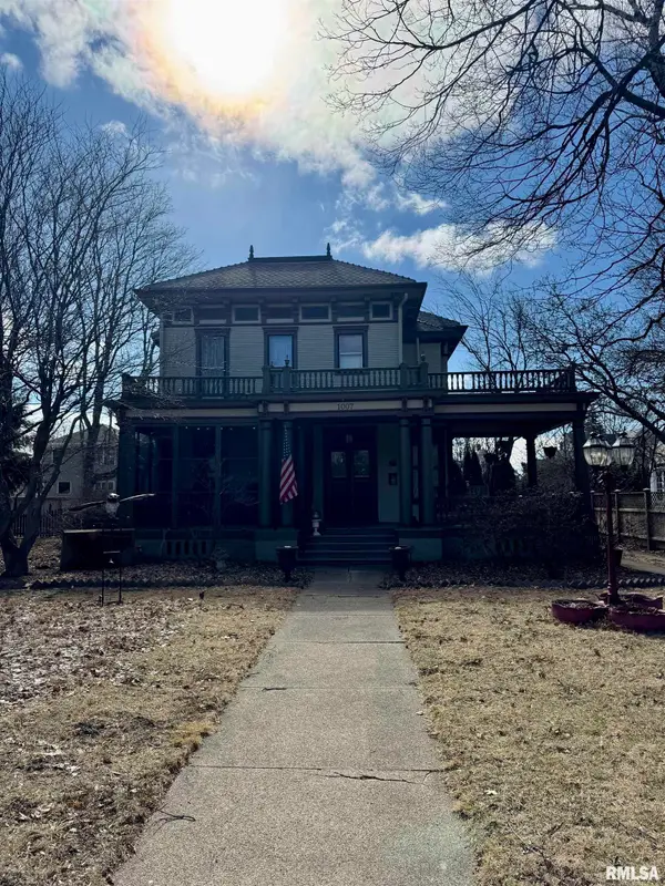 1007 E Jefferson Street, Bloomington, IL 61701