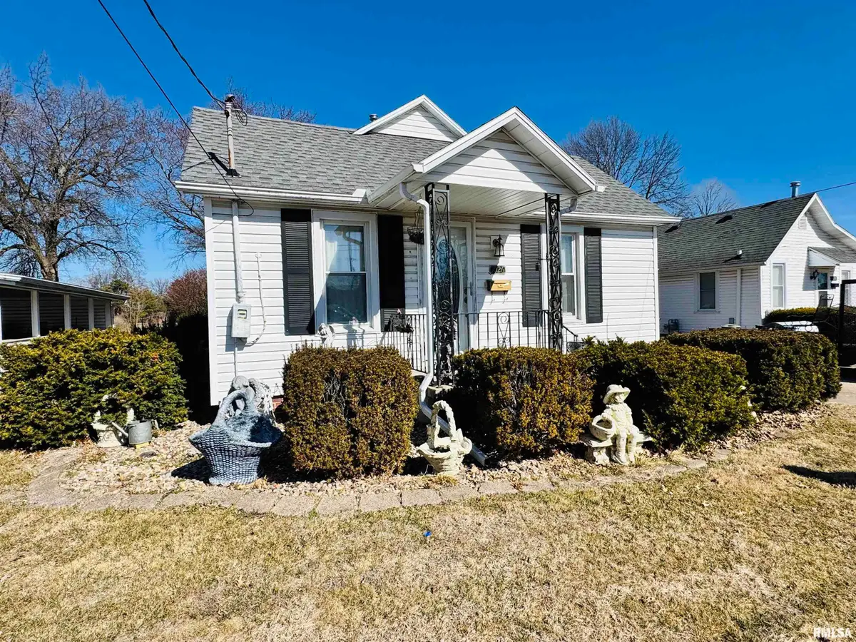 1026 E Oak Street, Macomb, IL 61455 - #1