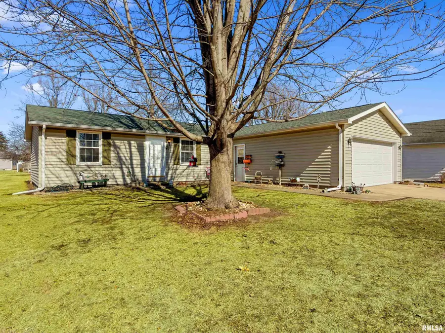 1227 E Locust Street, Canton, IL 61520 - #2