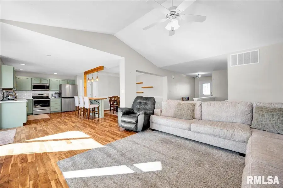 1930 Cobblestone Avenue, Washington, IL 61571 - #2