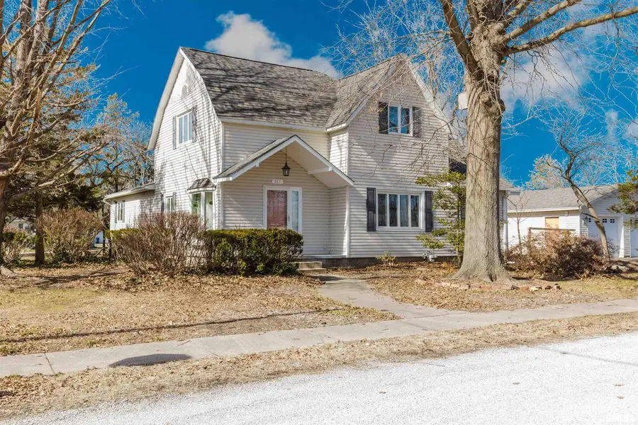 217 S Jackson Street, Hurst, IL 62949 - #2