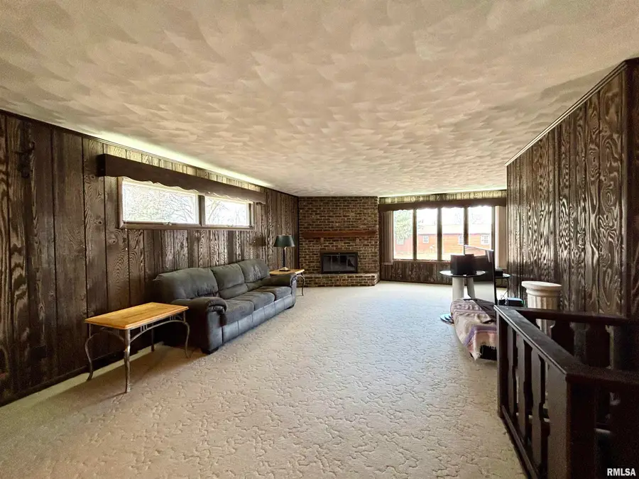 701 W High Street, Elmwood, IL 61529 - #3