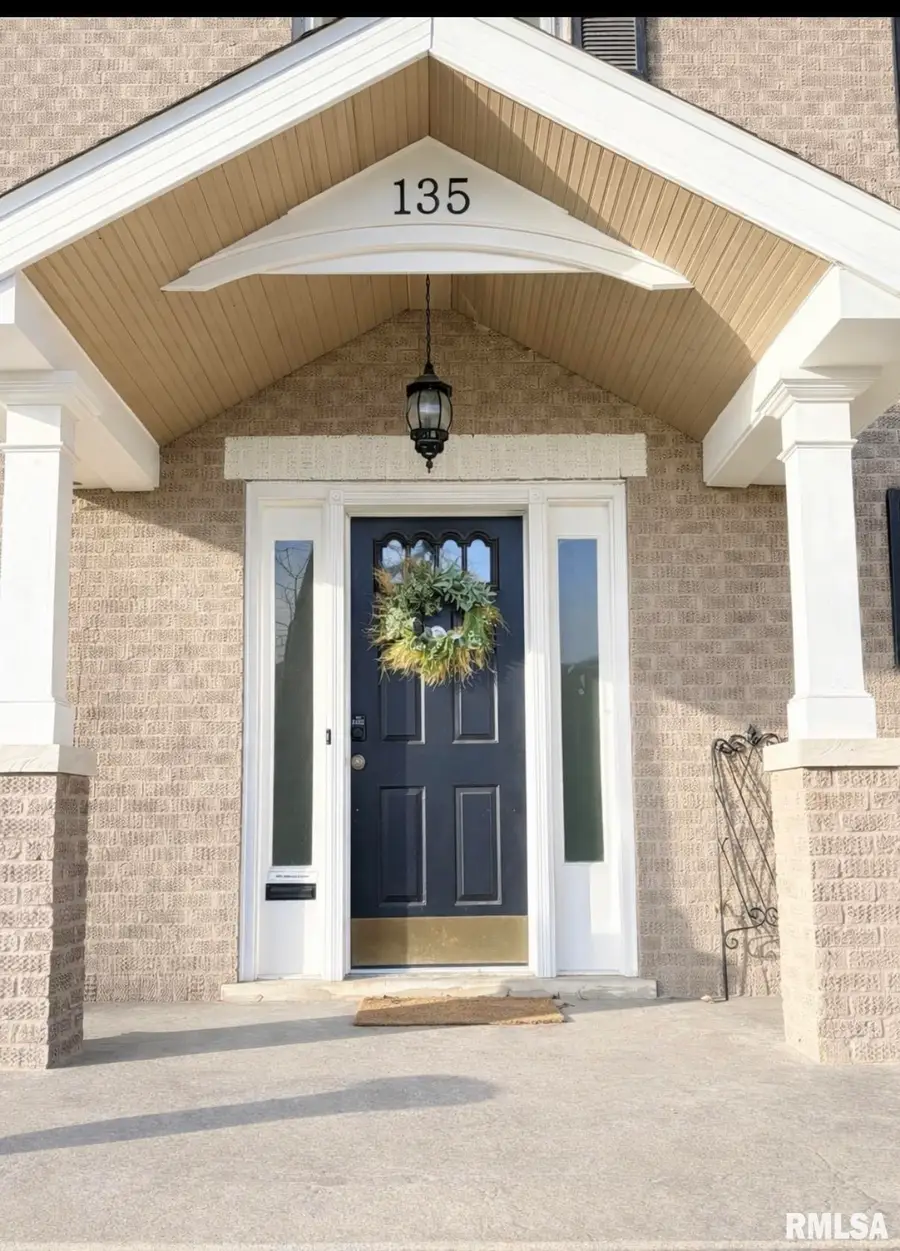 135 W Hanssler Place, Peoria, IL 61604 - #2