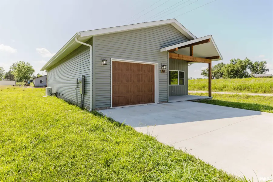 821 N 27th Street, Herrin, IL 62948 - #2