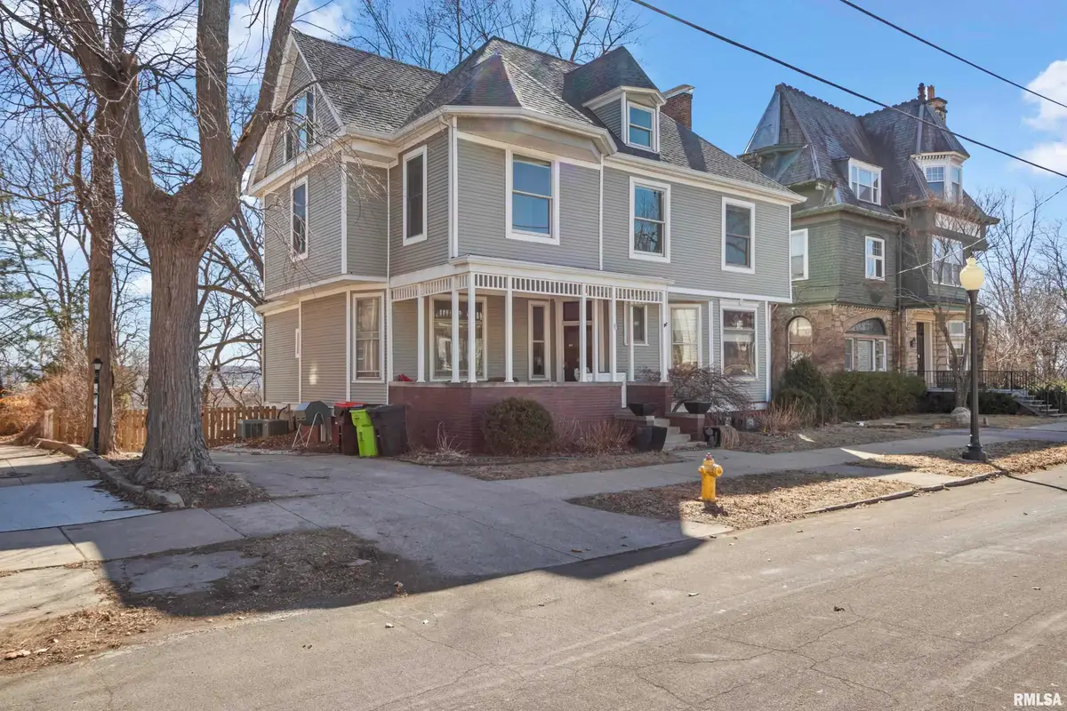 528 W High Street, Peoria, IL 61602 - #1