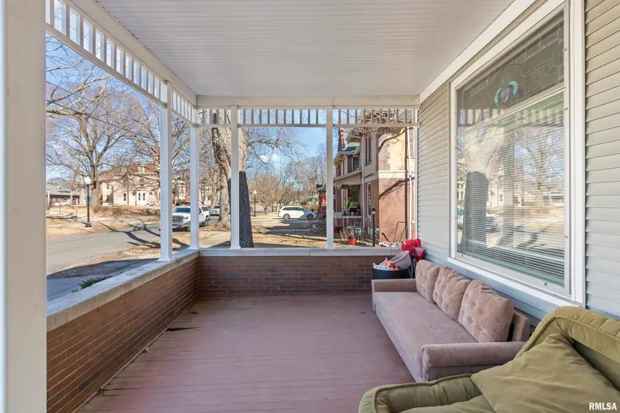 528 W High Street, Peoria, IL 61602 - #2