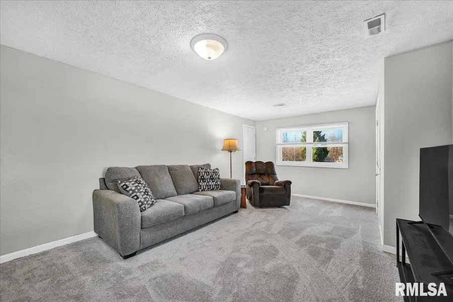 303 Powers Avenue, Pekin, IL 61554 - #3