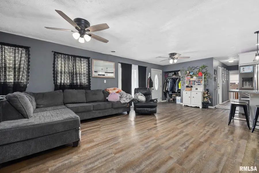 2236 E Linnhill Lane, Washington, IL 61571 - #3