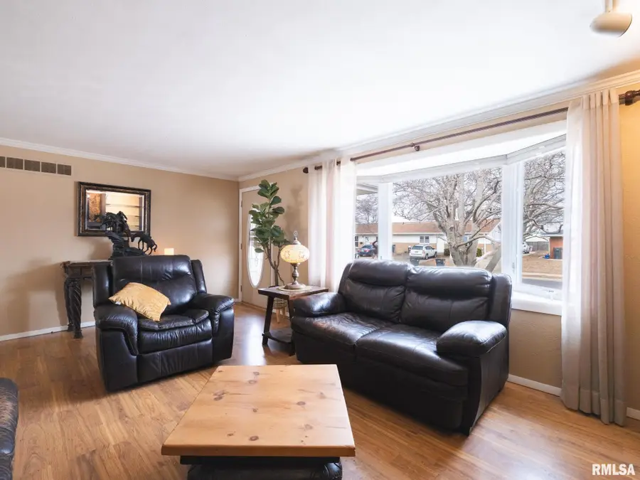 1703 Highwood Avenue, Pekin, IL 61554 - #3