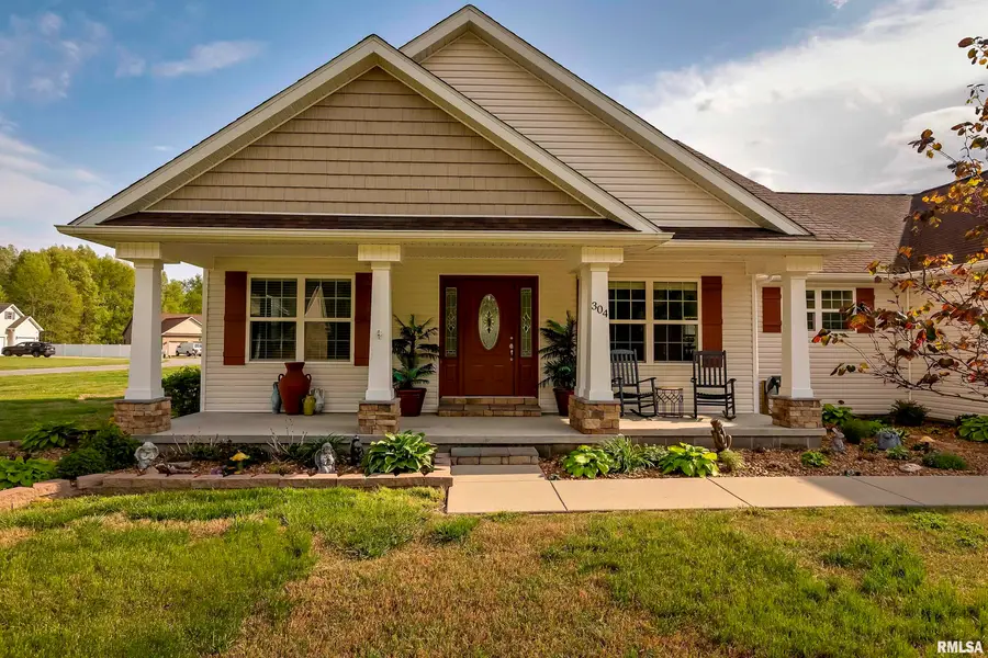 304 Eric Drive, Herrin, IL 62948 - #3
