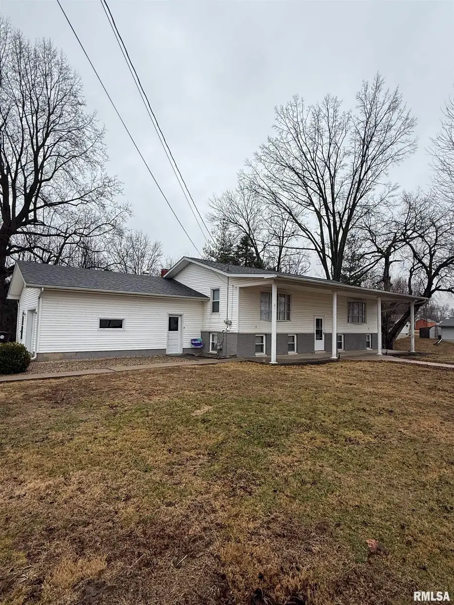 224 N Jefferson Street, Astoria, IL 61501 - #2