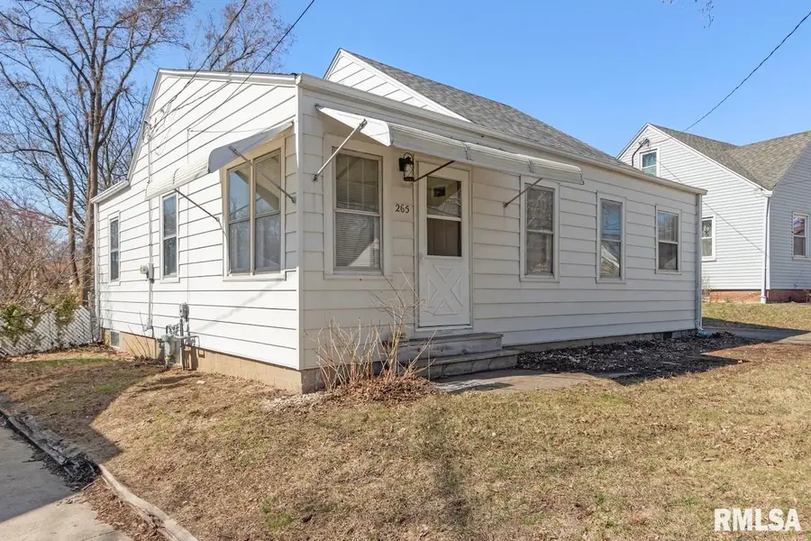 265 S Thorncrest Avenue, Creve Coeur, IL 61610 - #2