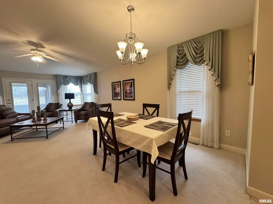 1103 Hawthorn Ridge, Macomb, IL 61455 - #3