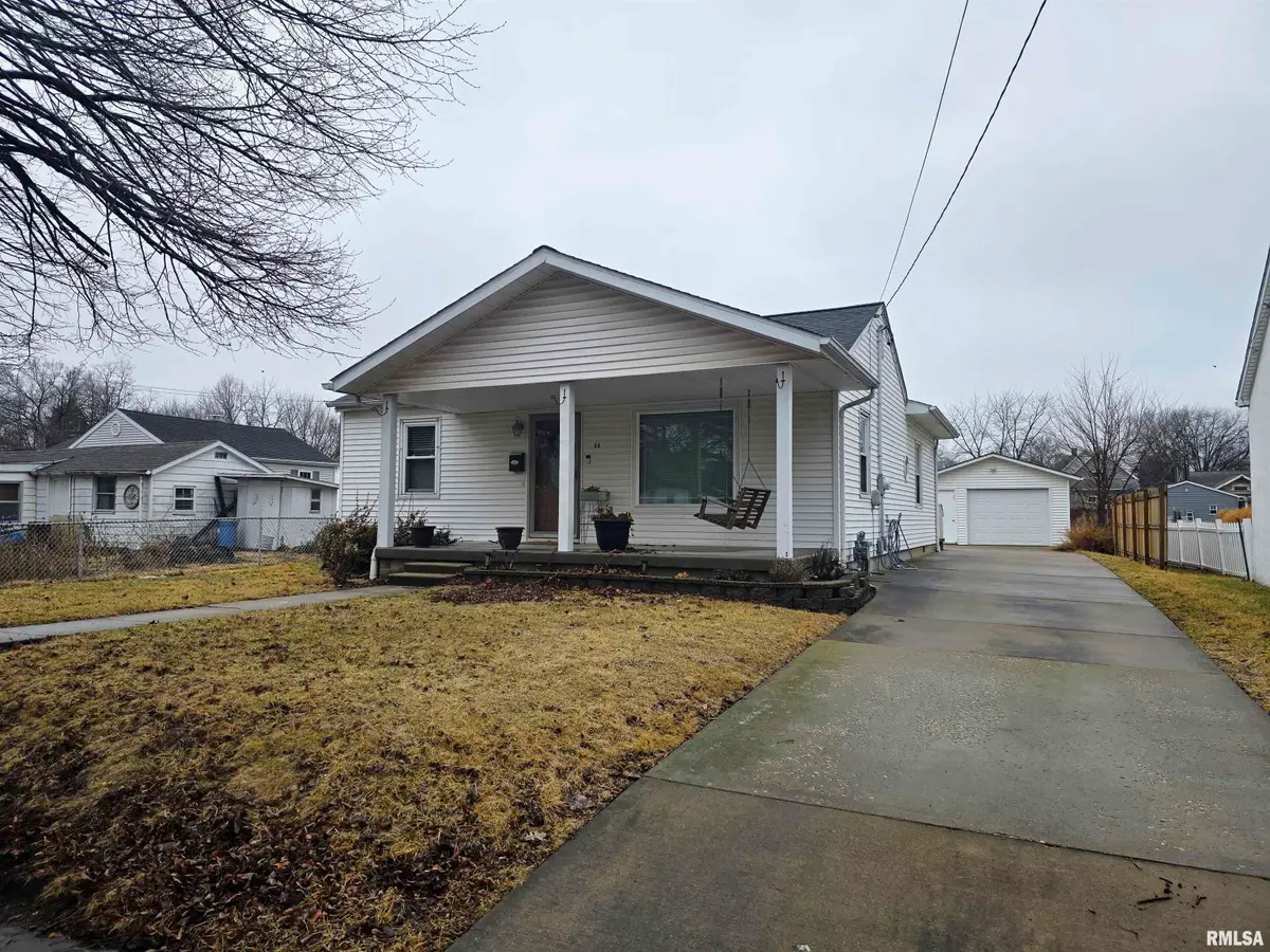 34 8th Avenue, Canton, IL 61520 - #1