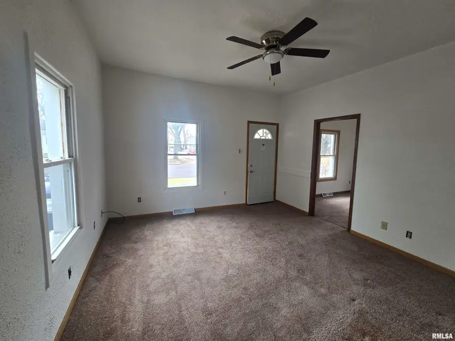 243 Cooper Street, Pekin, IL 61554 - #2
