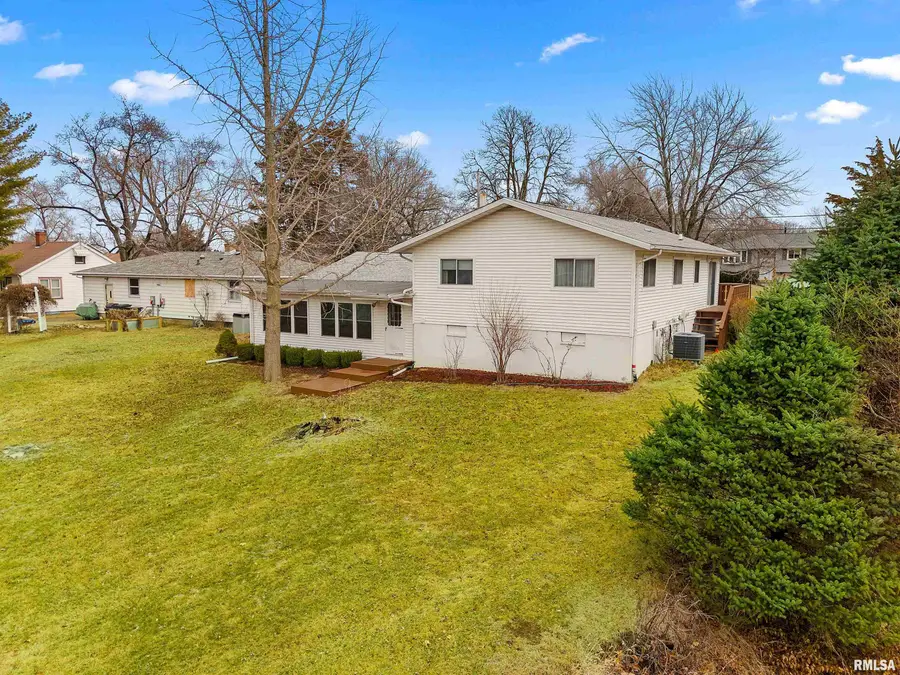 220 S Pleasant Hill Road, East Peoria, IL 61611 - #2