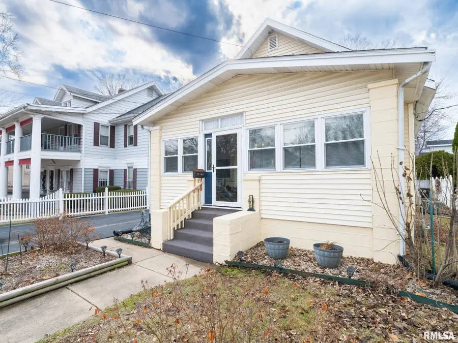 1219 Sheridan Road, Peoria, IL 61606 - #3