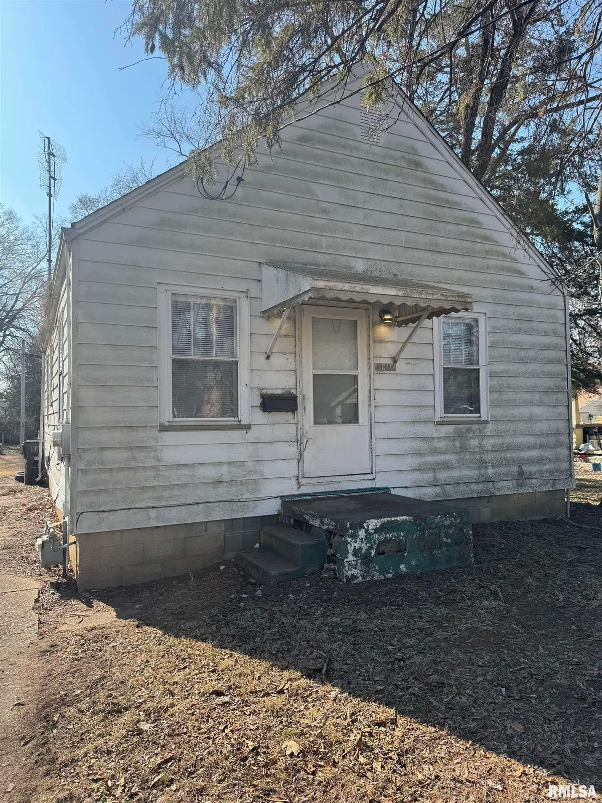 3010 W Seibold Street, Peoria, IL 61605 - #1