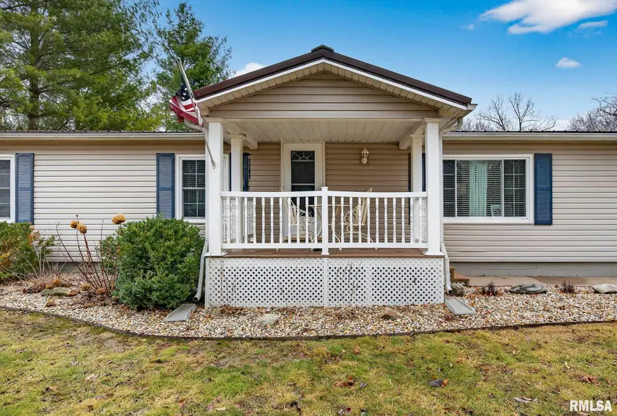 325 Valley View Circle, Dahinda, IL 61428 - #2