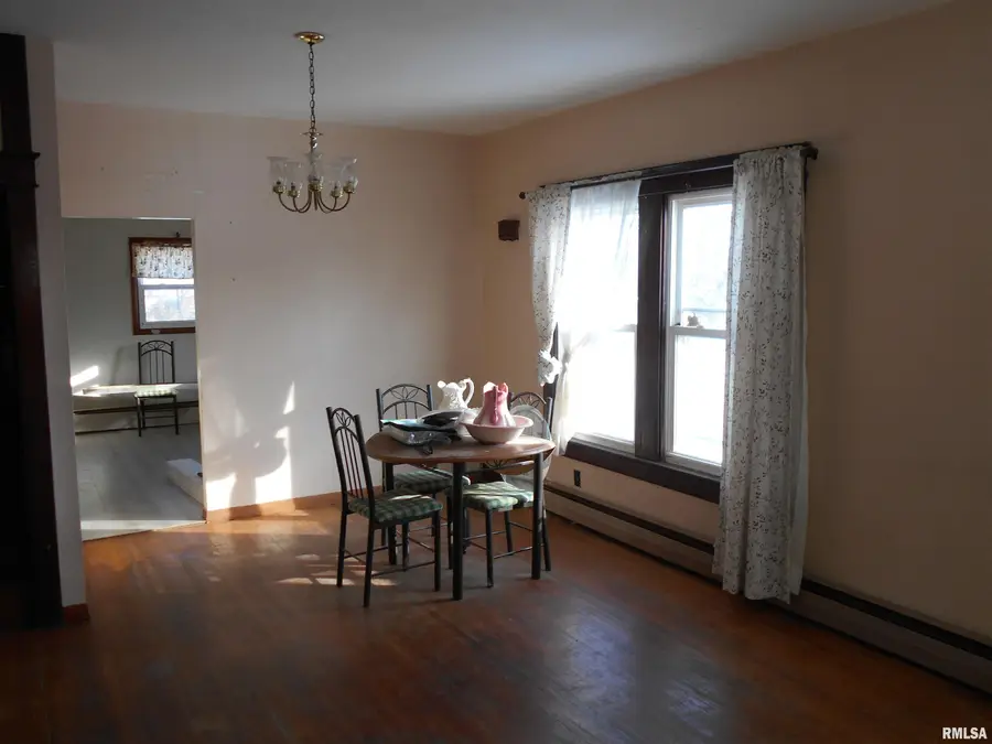 204 Maple Street, Augusta, IL 62311 - #2