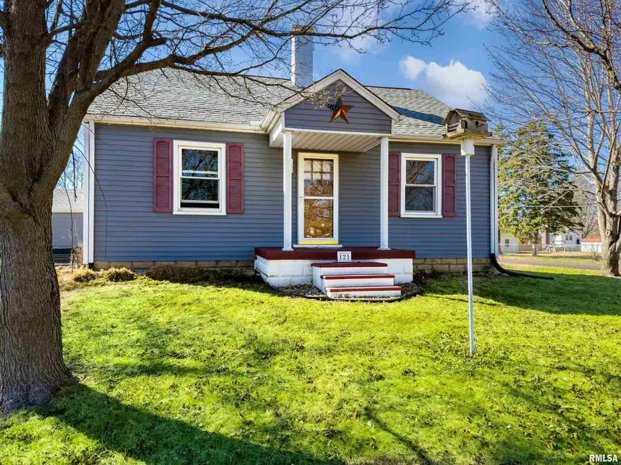 121 Albert Street, Washington, IL 61571 - #2