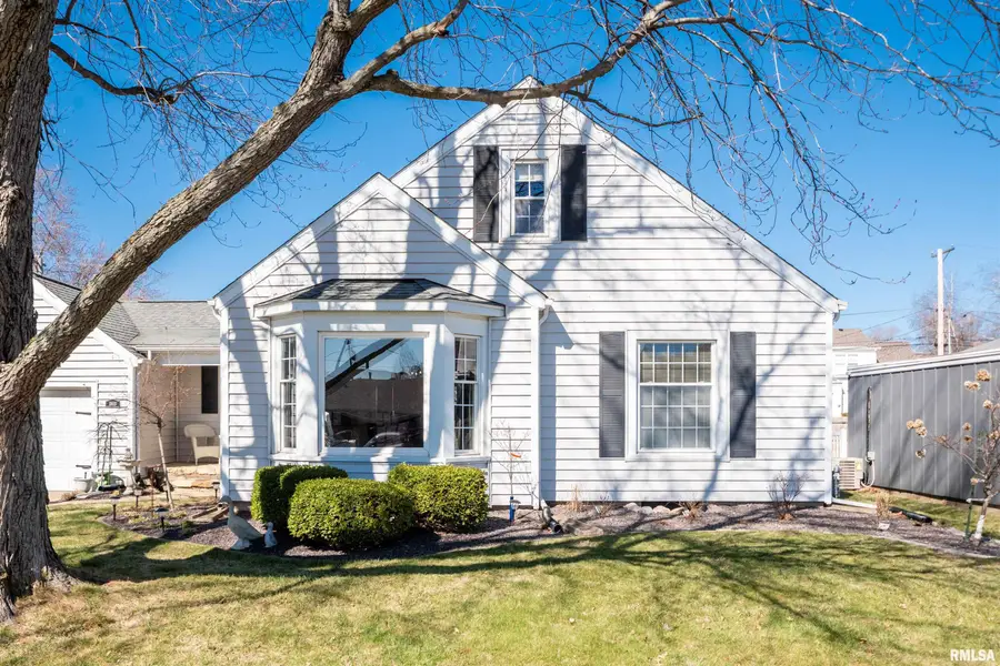 1103 W Stratford Drive, Peoria, IL 61614 - #2