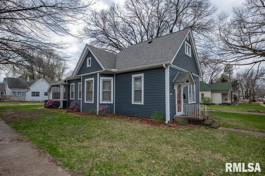 322 Park Avenue, Pekin, IL 61554 - #2