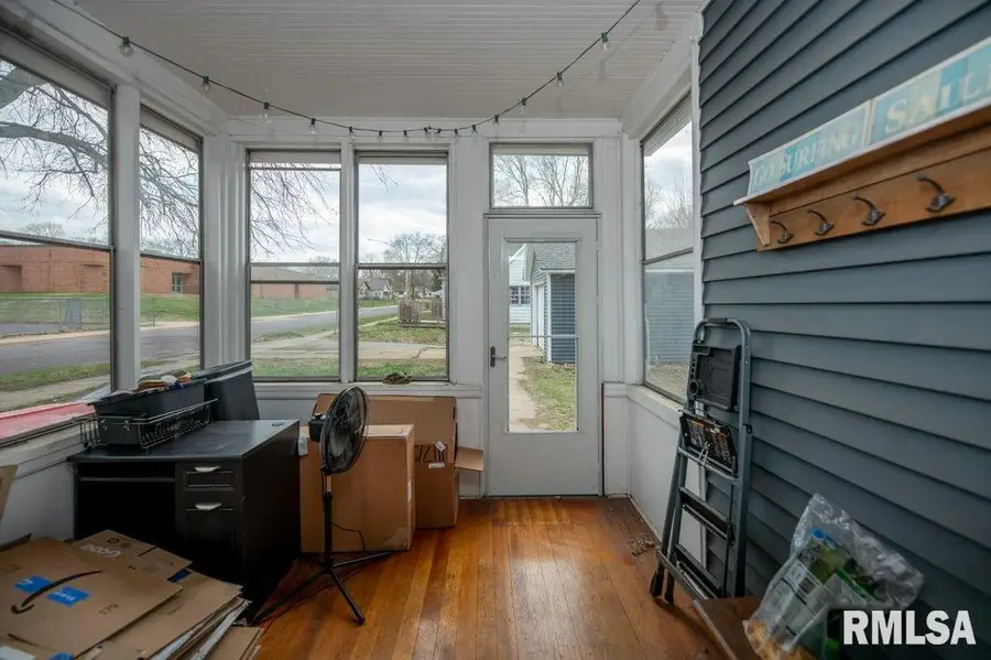 322 Park Avenue, Pekin, IL 61554 - #3