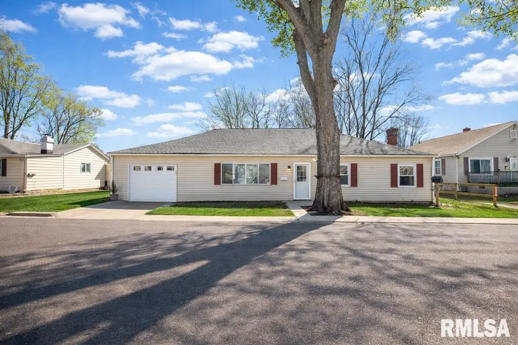 1408 Charlotte Street, Pekin, IL 61554 - #1