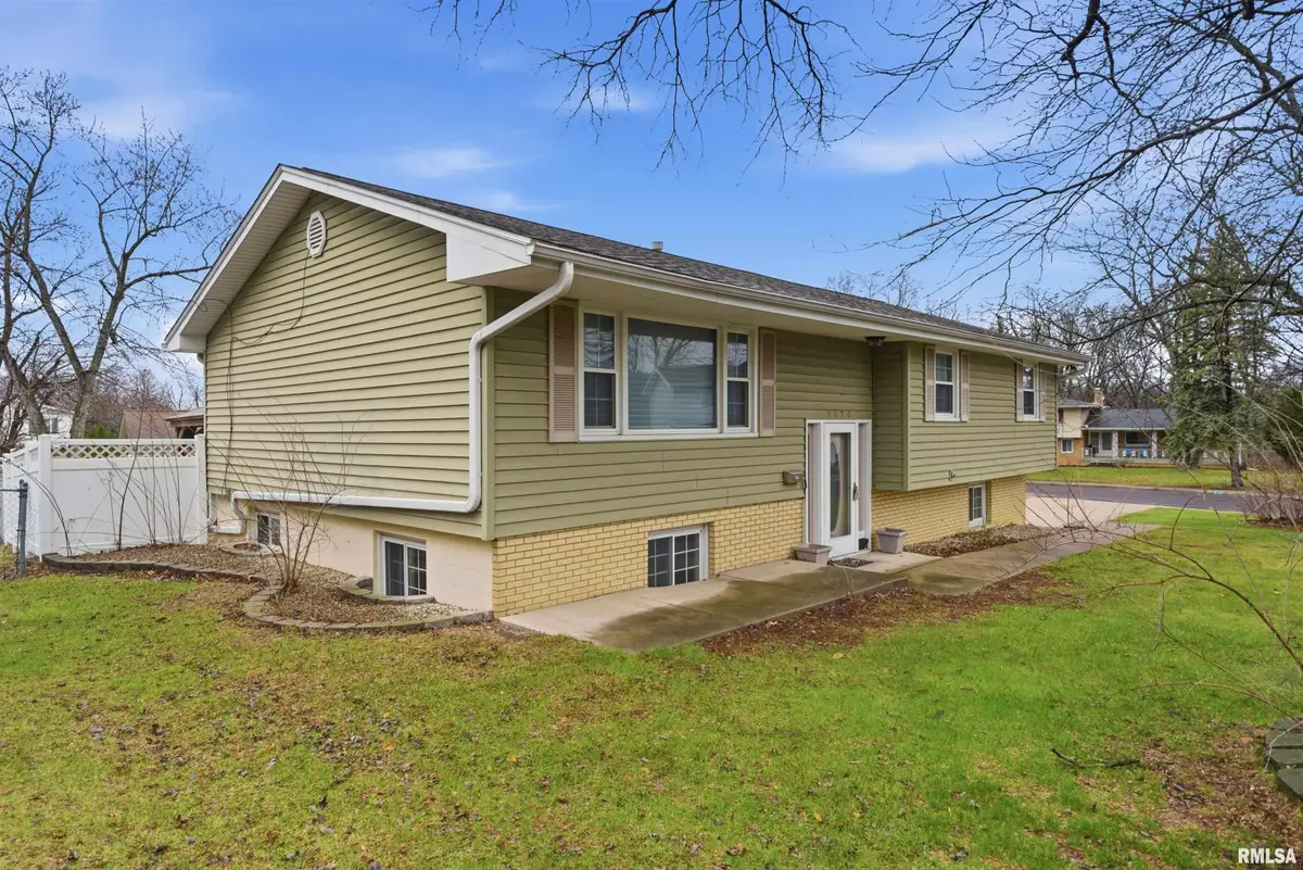 2820 W Huntington Drive, Peoria, IL 61614 - #1