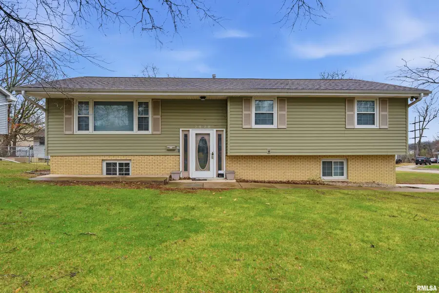 2820 W Huntington Drive, Peoria, IL 61614 - #2