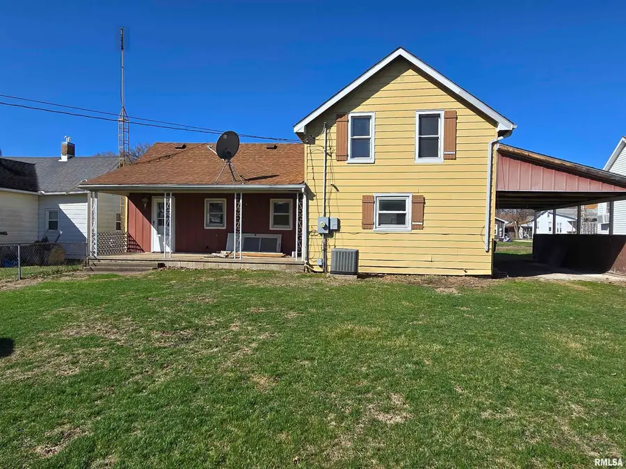 637 S 3rd Avenue, Canton, IL 61520 - #2