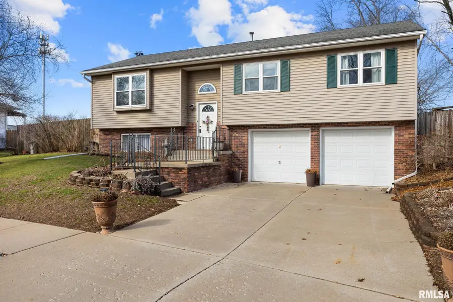 2811 W Larchmont Lane, Peoria, IL 61615 - #2