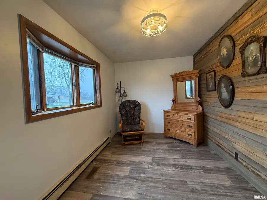 809 S 16th Street, Herrin, IL 62948 - #2