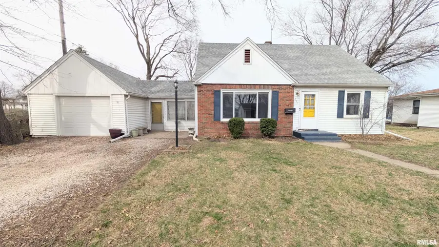 323 W Hilda Court, Chillicothe, IL 61523 - #2