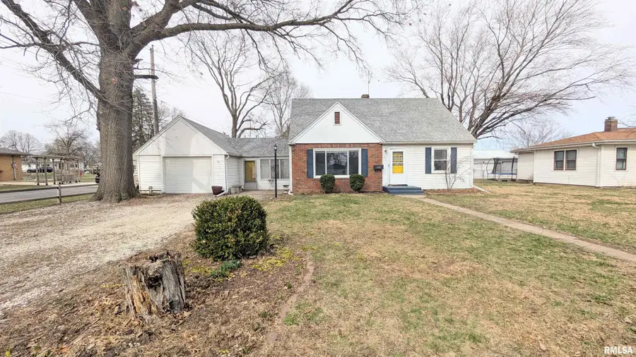 323 W Hilda Court, Chillicothe, IL 61523 - #3