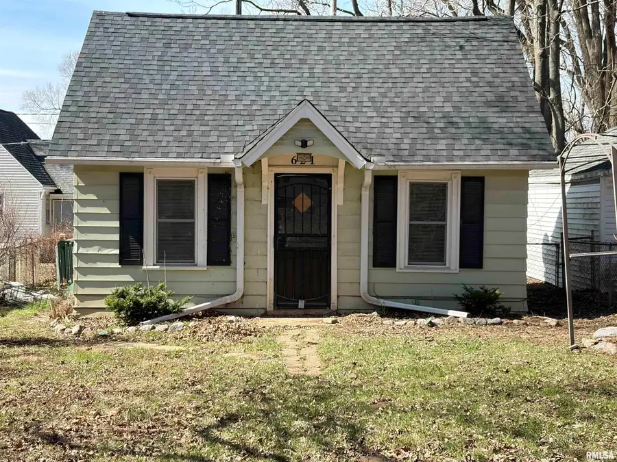 621 S Stewart Street, Creve Coeur, IL 61610 - #3