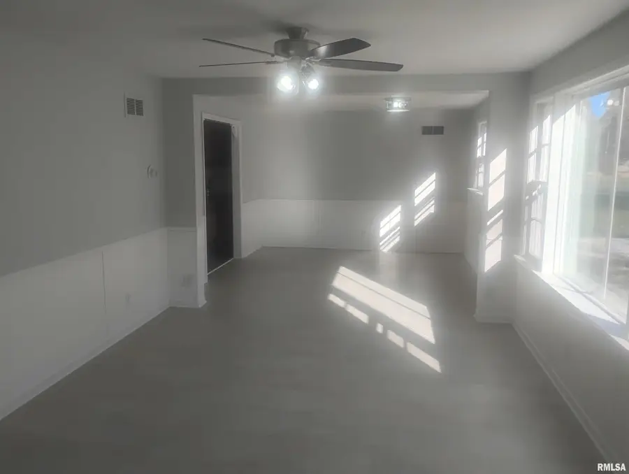 1131 N Wildwood Court, Peoria, IL 61604 - #2