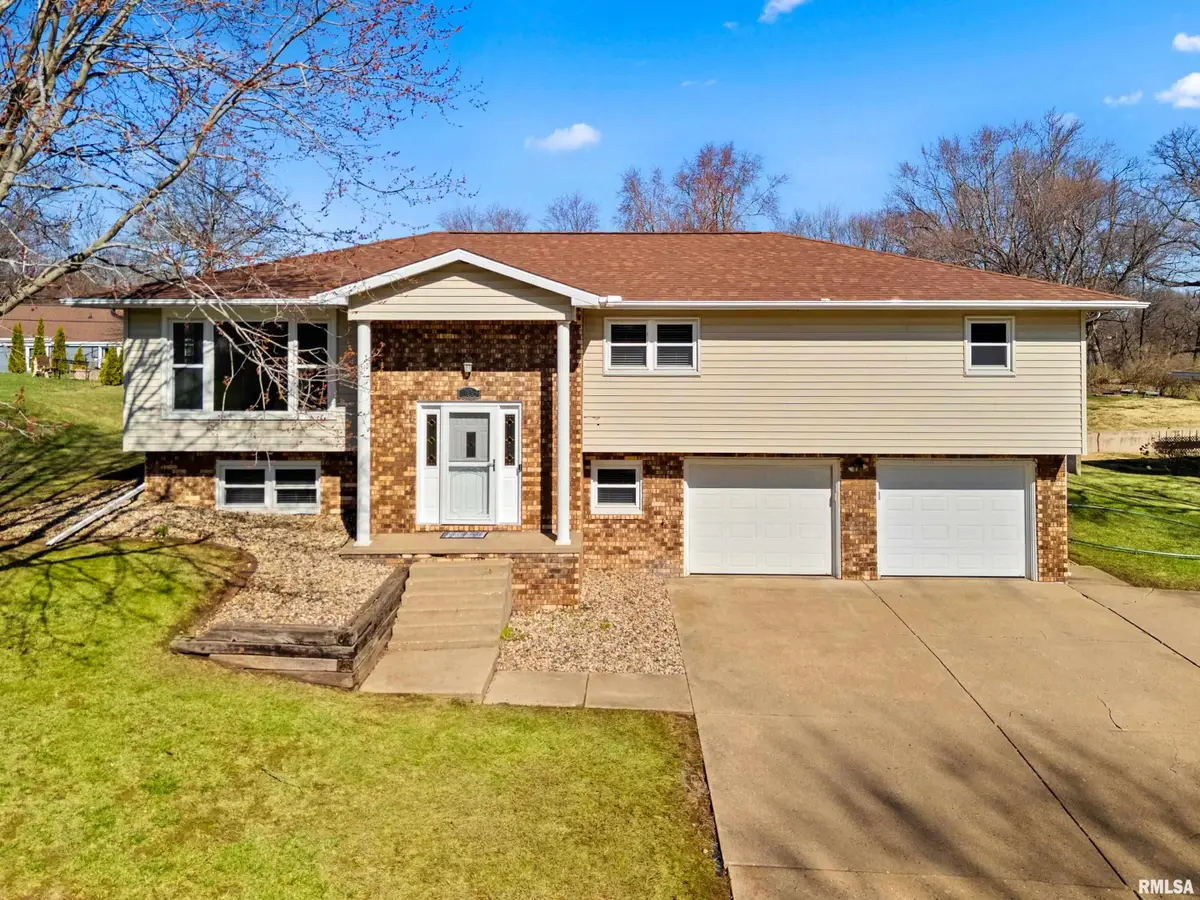 203 Country Club Drive, Pekin, IL 61554 - #1