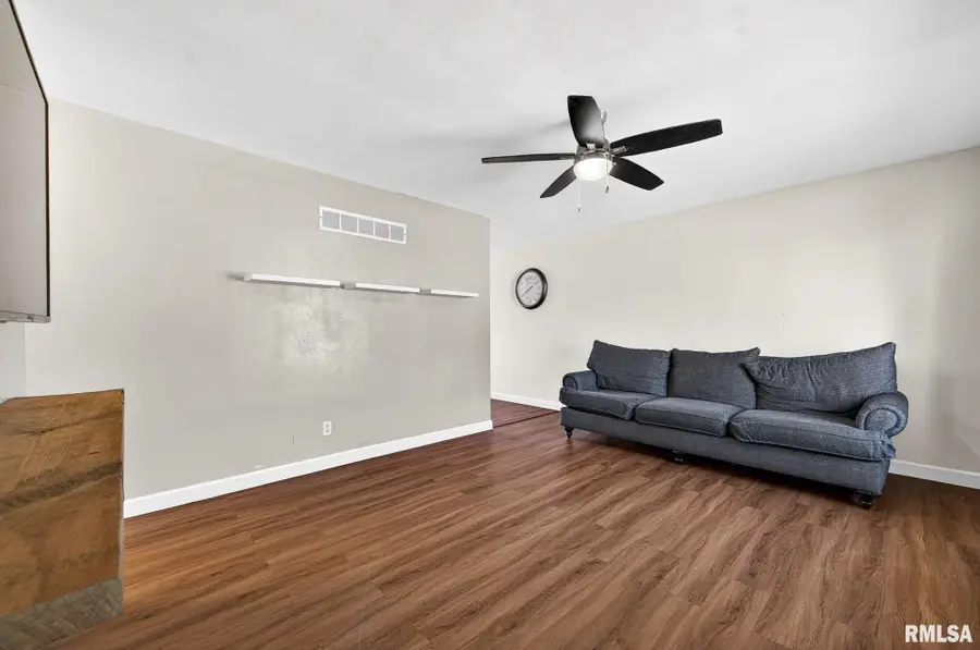 616 S Sweetbriar Drive, Chillicothe, IL 61523 - #2