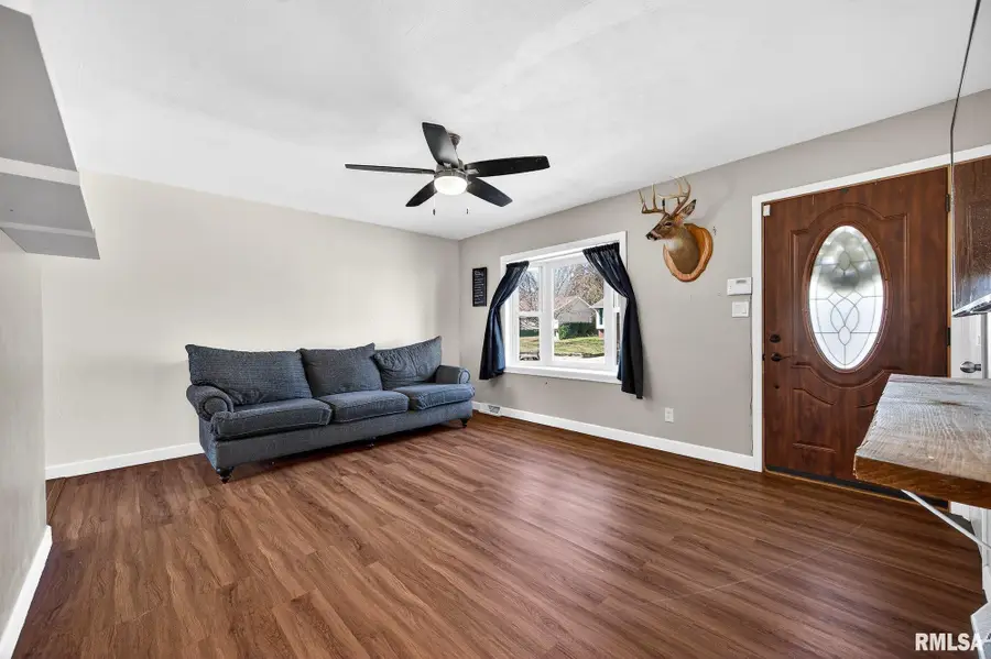 616 S Sweetbriar Drive, Chillicothe, IL 61523 - #3