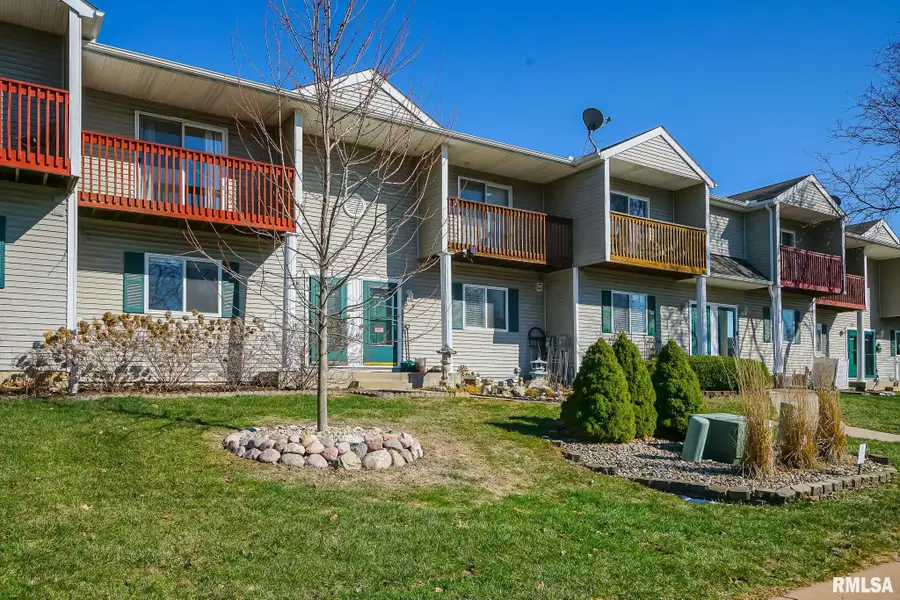 3510 N Kingston Drive #8, Peoria, IL 61604 - #3