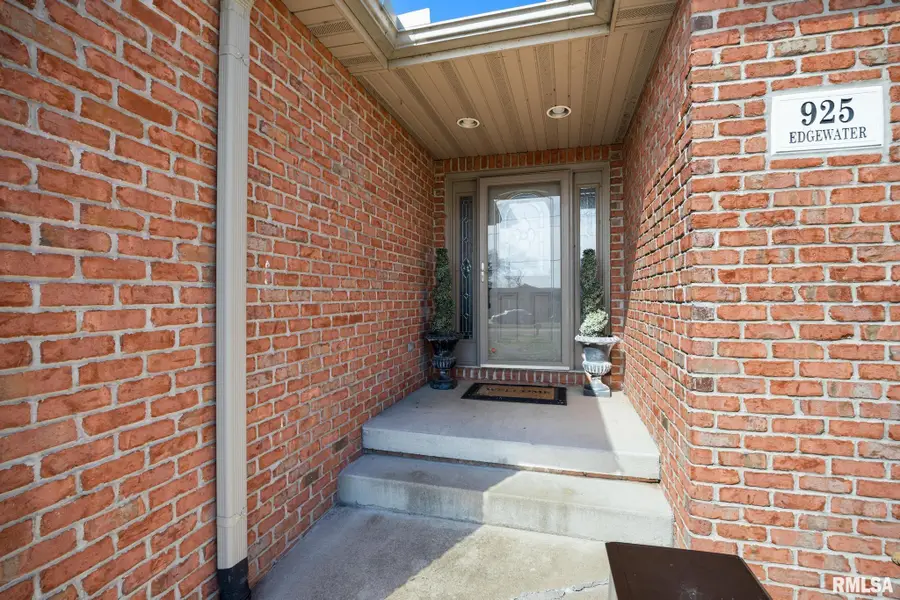 925 Edgewater Drive, North Pekin, IL 61554 - #3