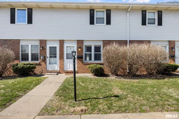 1918 Canterbury Drive #F, Washington, IL 61571