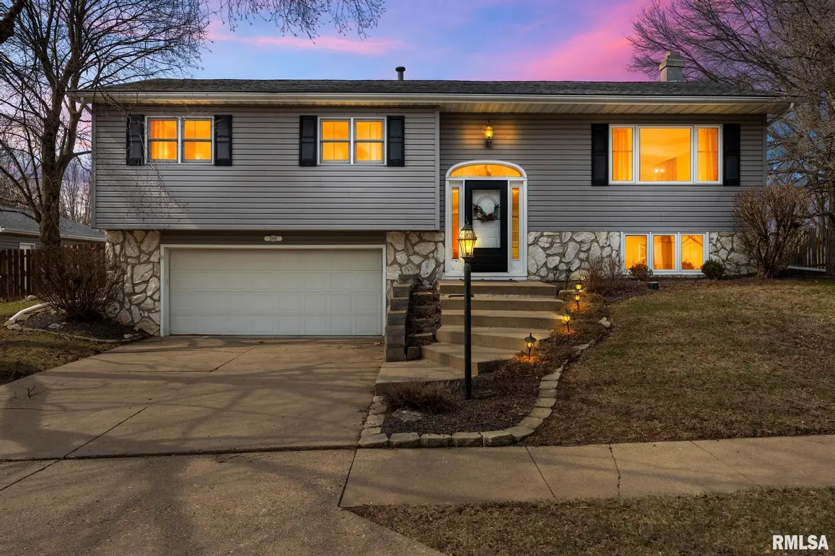 5909 W Ridgecrest Circle, Peoria, IL 61615 - #1