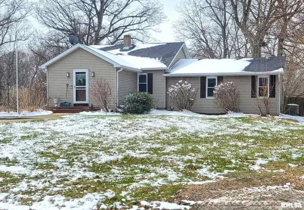 1215 N Maple Lane, East Peoria, IL 61611