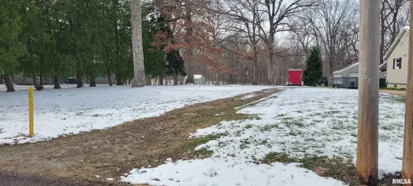 1213 N Maple Lane, East Peoria, IL 61611