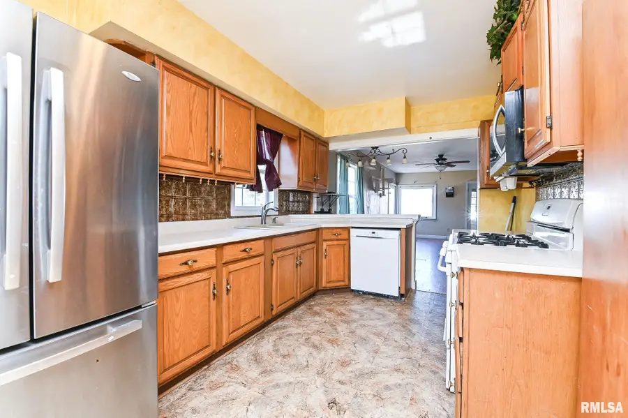 5318 W Katherine Avenue, Peoria, IL 61604 - #2