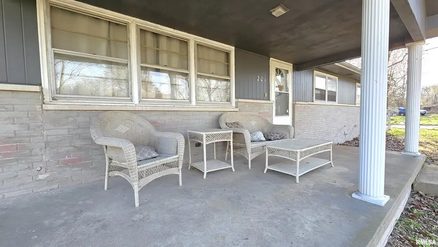 201 S Dean Street, Royalton, IL 62983 - #2