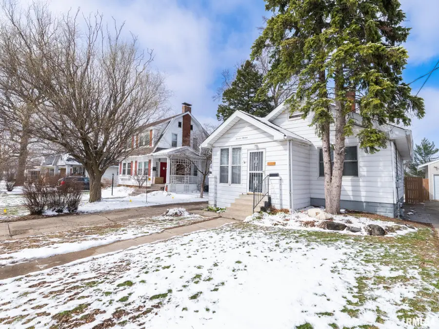 1413 W Gilbert Avenue, Peoria, IL 61604 - #2